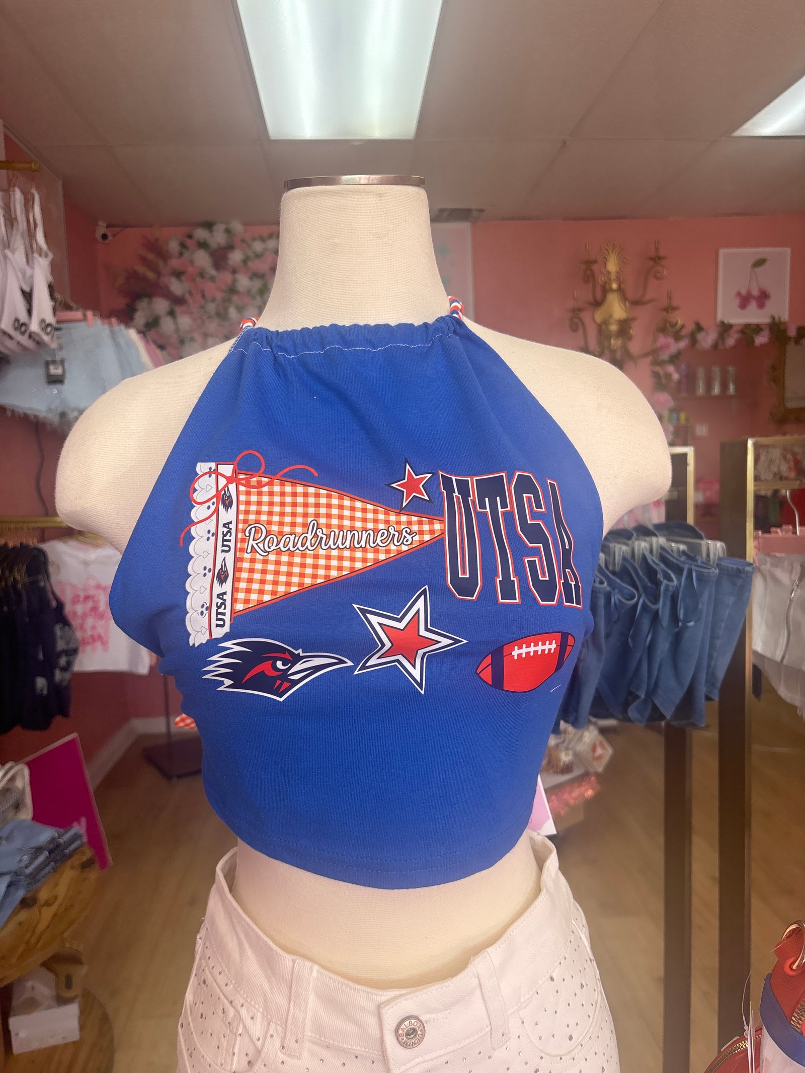 Utsa halter with bow