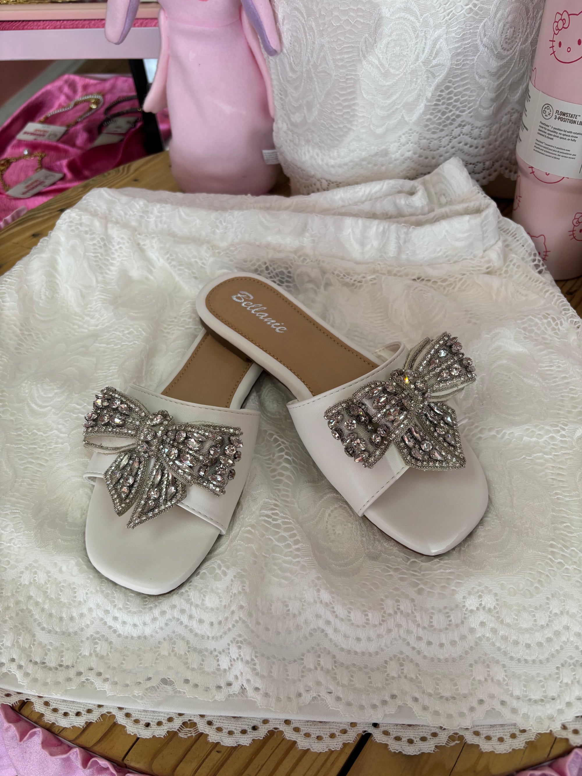 White bow sandal